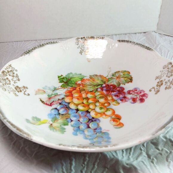 Schwarzenhammer Bavaria Bowl Porcelain Hand Painted Grape Pattern Scalloped Edge - Picture 3 of 8